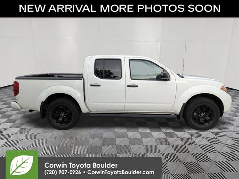 Used 2020 Nissan Frontier SV w/ Midnight Edition Floor Mats AWD/4WD image 9
