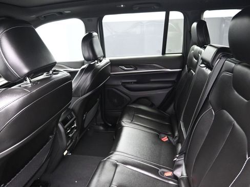 New 2025 Jeep Grand Cherokee Limited image 14