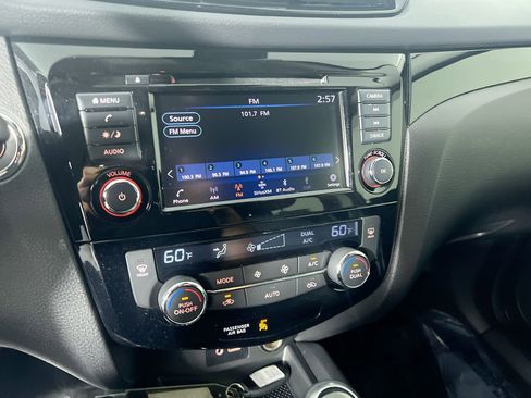 Used 2021 Nissan Rogue Sport SV image 26