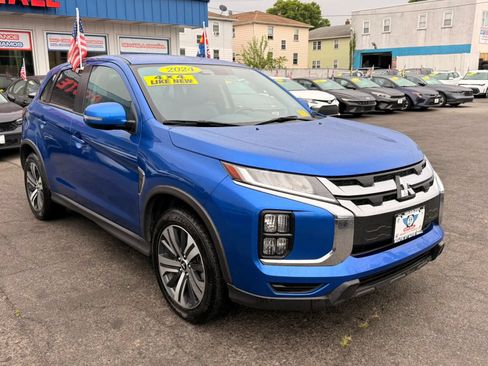 Used 2024 Mitsubishi Outlander Sport SE AWD/4WD image 2