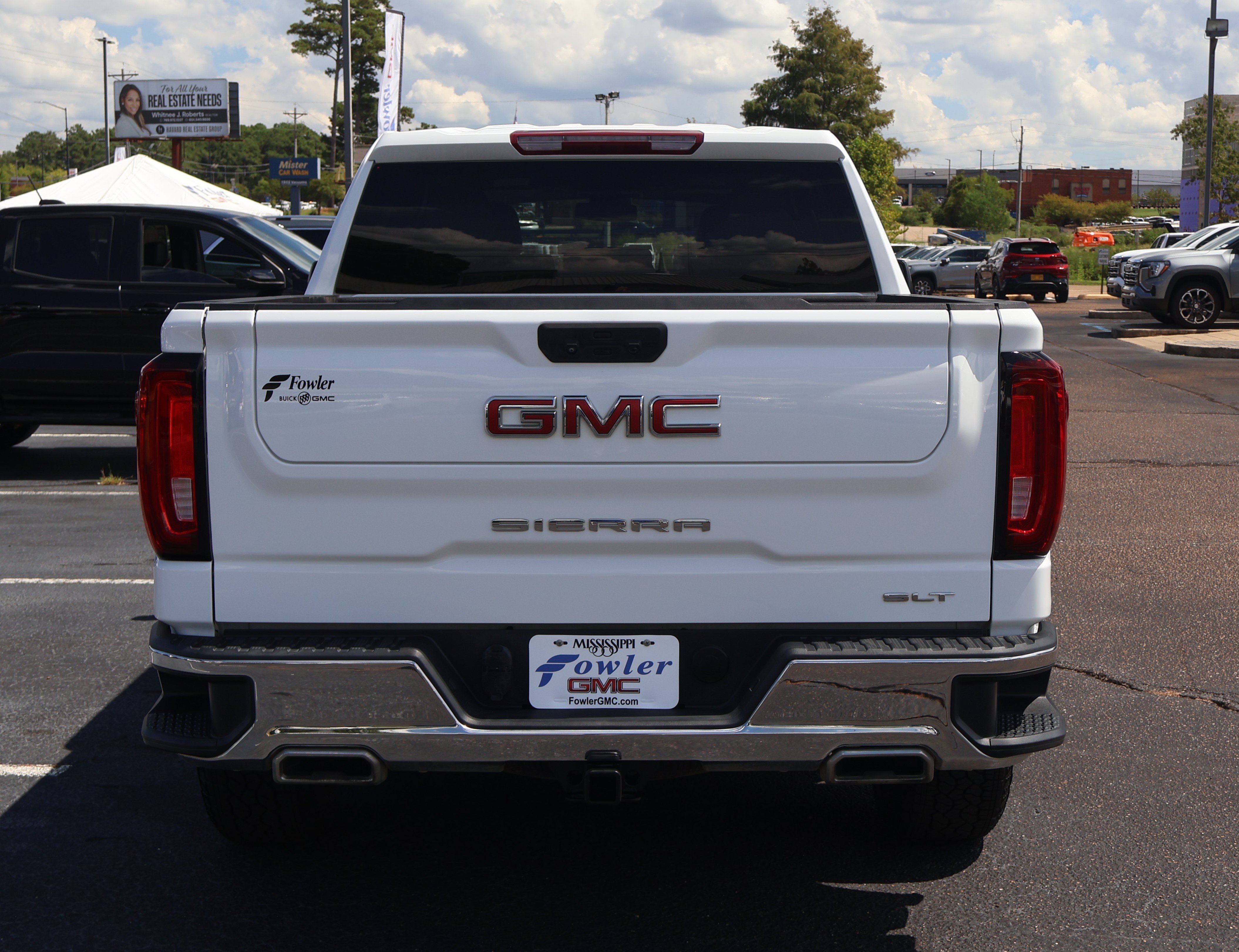Used 2023 GMC Sierra 1500 SLT w/ SLT Premium Package AWD/4WD image 4