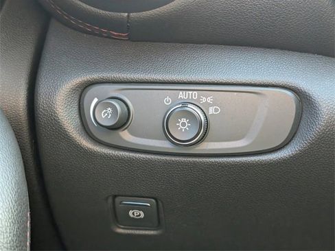 Used 2021 Chevrolet Blazer RS w/ Enhanced Convenience Package image 26