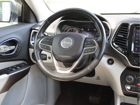 Used 2019 Jeep Cherokee Limited AWD/4WD image 14