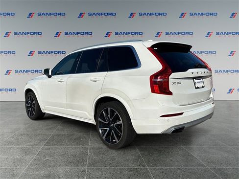 Used 2021 Volvo XC90 T6 Momentum w/ Climate Package image 3