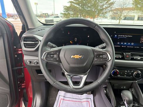 Used 2024 Chevrolet TrailBlazer LT w/ LT Cold Weather Package image 11
