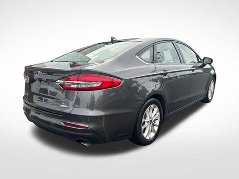 Used 2019 Ford Fusion SE FWD image 3
