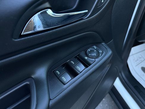 Used 2020 Chevrolet Equinox LT image 35