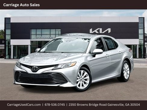 Used 2020 Toyota Camry LE image 1