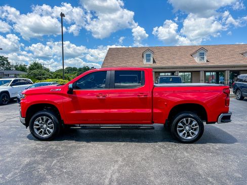 Used 2022 Chevrolet Silverado 1500 LT AWD/4WD image 9