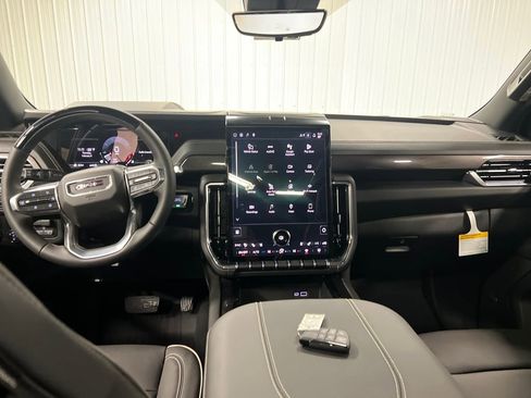 New 2026 GMC Yukon XL Elevation w/ Elevation Premium Package image 17