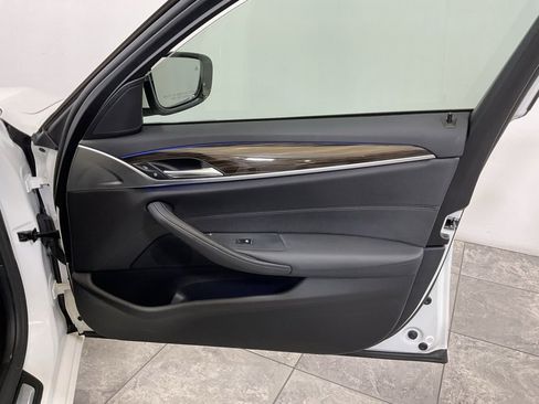 Used 2020 BMW 530i w/ Convenience Package image 44