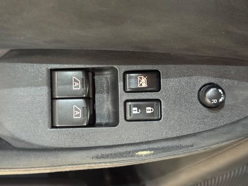 Used 2016 Nissan 370Z Touring RWD image 13