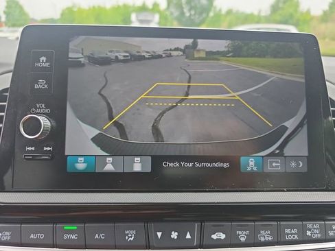 Used 2025 Honda Odyssey Touring image 23