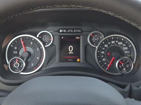 New 2026 RAM 2500 Big Horn AWD/4WD image 13