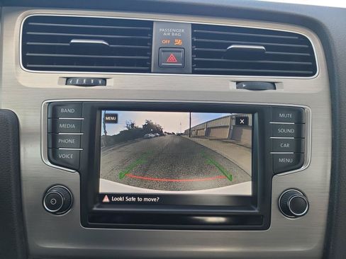 Used 2017 Volkswagen Golf S FWD image 15