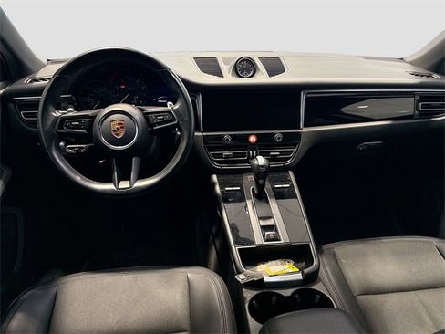 Used 2023 Porsche Macan image 20