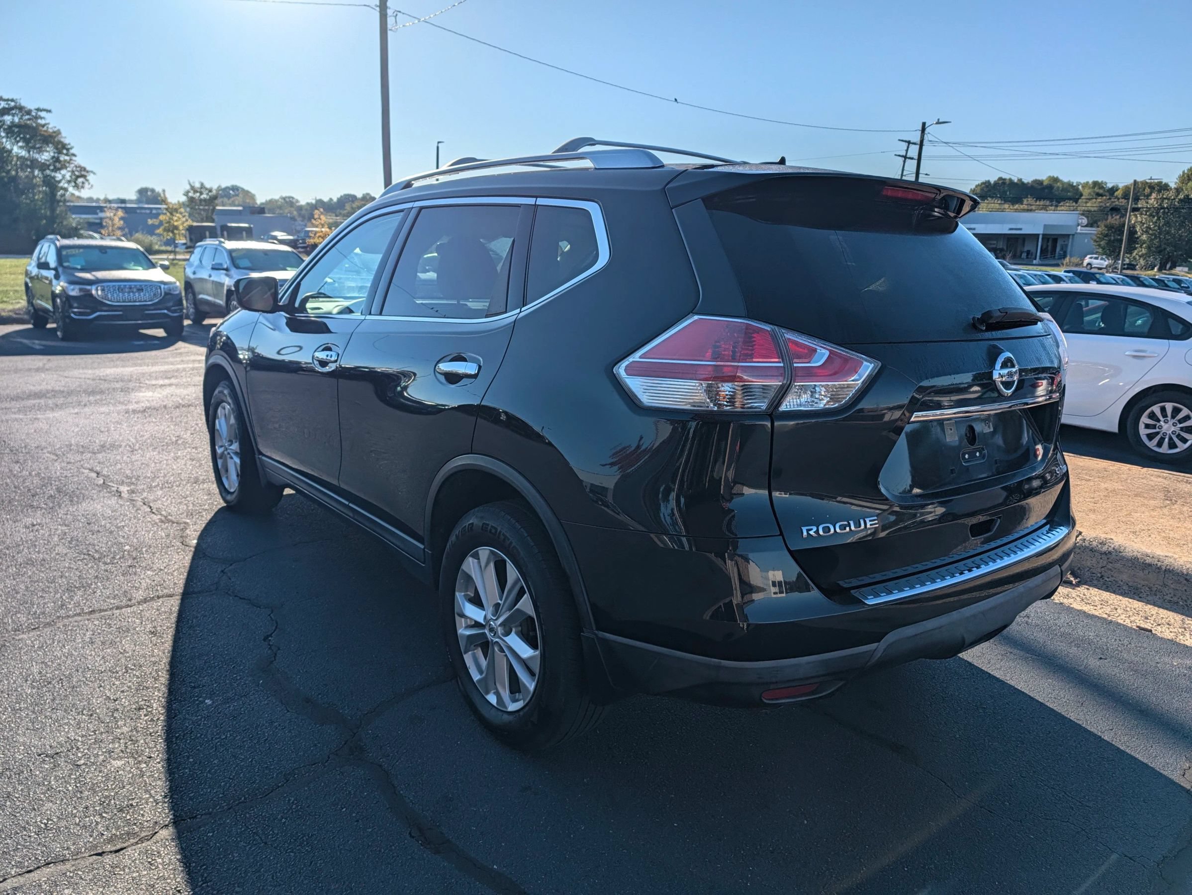 Used 2016 Nissan Rogue SV AWD/4WD image 5