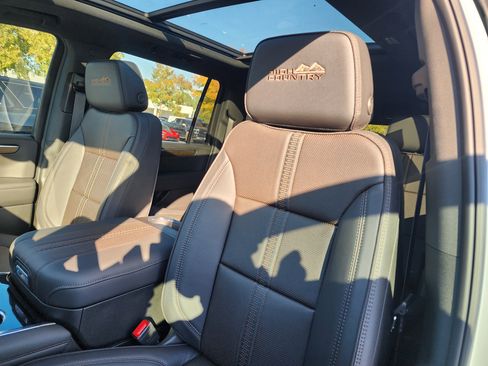 New 2026 Chevrolet Suburban High Country image 22