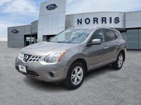 Used 2011 Nissan Rogue SV AWD/4WD image 2