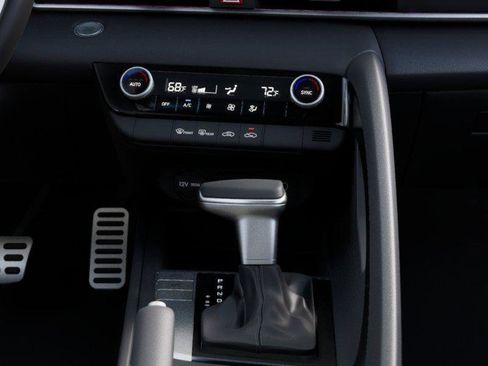 New 2025 Hyundai Elantra Sport image 16