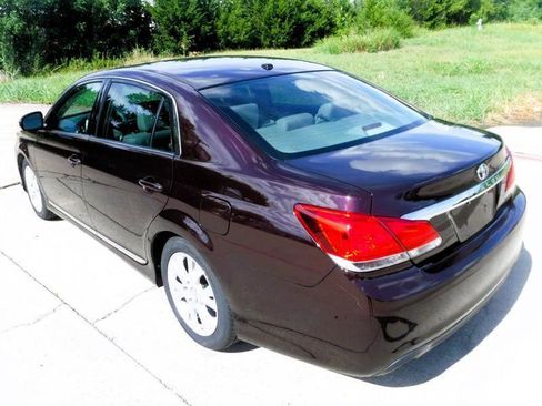 Used 2011 Toyota Avalon FWD image 12