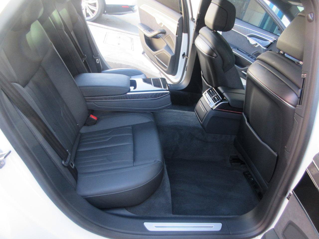 Used 2025 Audi A8 L 3.0T w/ EXECUTIVE PACKAGE w/ Executive Package AWD/4WD image 35