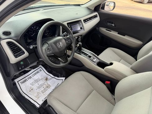 Used 2021 Honda HR-V LX image 36