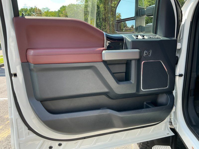 Used 2022 Ford F450 Platinum w/ FX4 Off-Road Package AWD/4WD image 28