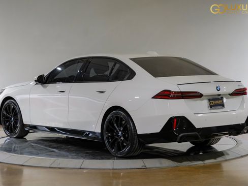 Used 2024 BMW 530i w/ M Sport Package RWD image 12