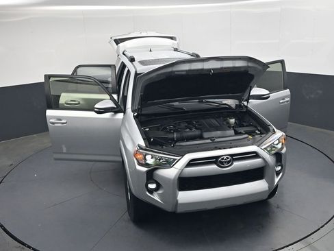 Used 2022 Toyota 4Runner SR5 Premium w/ Moonroof Package RWD image 46