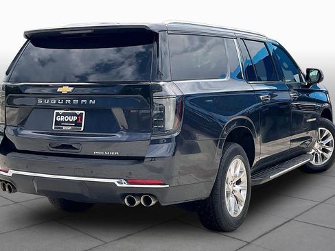 Used 2025 Chevrolet Suburban Premier RWD image 13