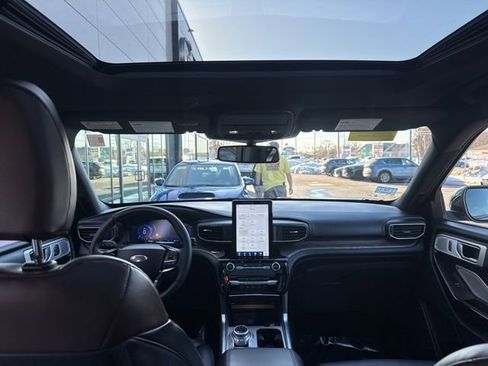 Used 2022 Ford Explorer Platinum w/ Equipment Group 601A image 13