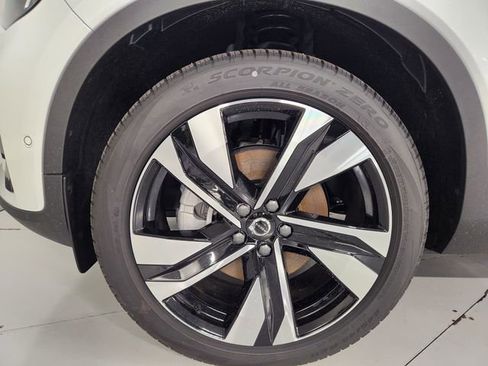 New 2026 Volvo XC40 B5 Ultra w/ Protection Package Premier AWD/4WD image 8