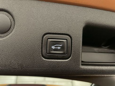 Used 2019 Chevrolet Equinox LT FWD image 28