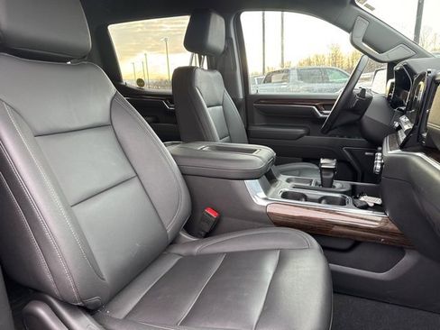 Used 2022 GMC Sierra 1500 Elevation w/ Elevation Premium Package image 11