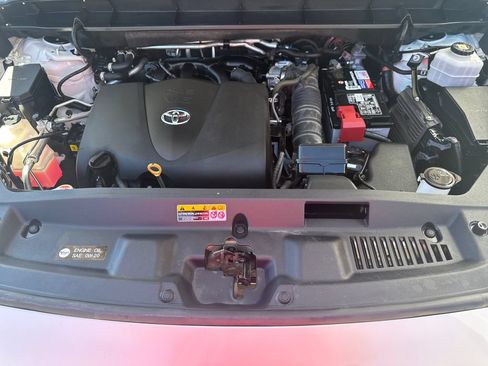 Used 2022 Toyota Highlander XSE AWD/4WD image 22