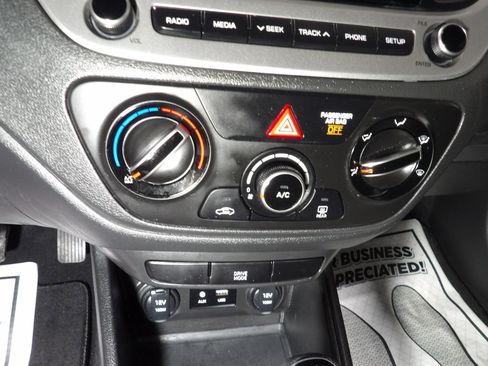 Used 2021 Hyundai Accent SE image 13