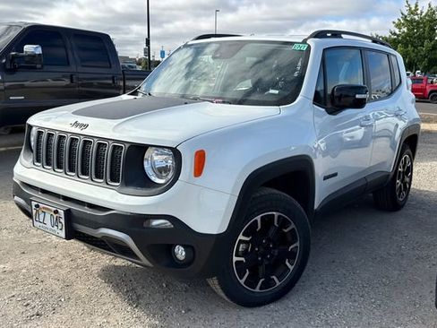 Used 2023 Jeep Renegade Latitude AWD/4WD image 8