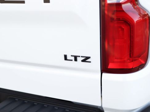Used 2022 Chevrolet Silverado 1500 LTZ image 37