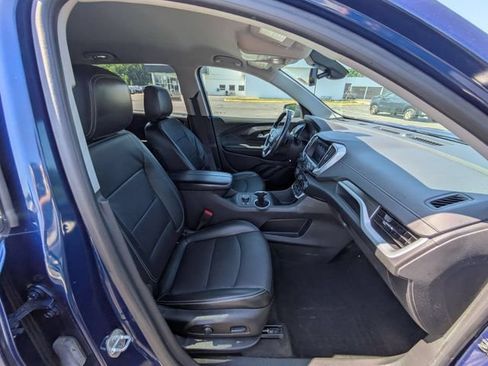 Certified 2022 GMC Terrain SLT w/ LPO, Floor Liner Package AWD/4WD image 35