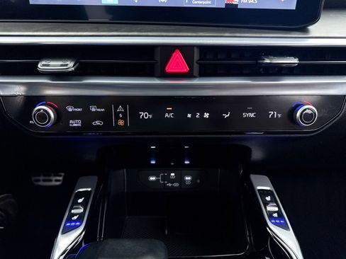 Certified 2024 Kia Sorento SX Prestige w/ Olive Brown Leather Package image 27