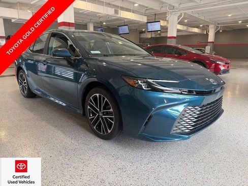 Used 2026 Toyota Camry XLE AWD/4WD image 1