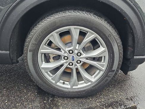 Certified 2022 Ford Explorer XLT w/ Equipment Group 202A image 4