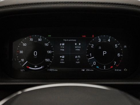 Certified 2024 Land Rover Discovery Metropolitan Edition image 29