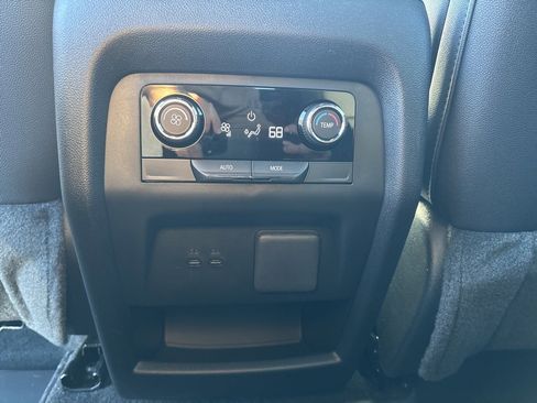 New 2026 Chevrolet Traverse Z71 w/ Driver Confidence Package image 12