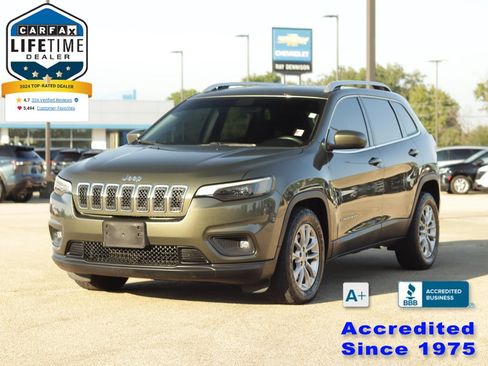 Used 2019 Jeep Cherokee Latitude w/ Popular Appearance Group FWD image 3