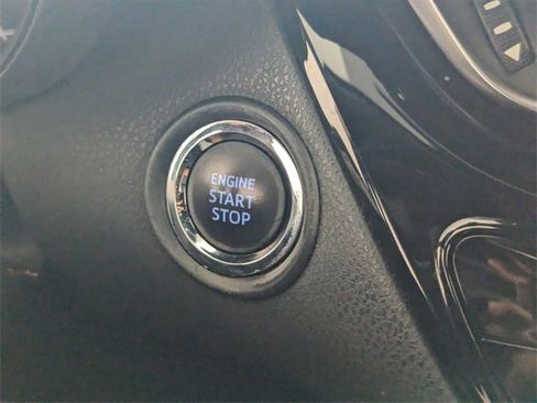 Used 2020 Toyota C-HR XLE image 25