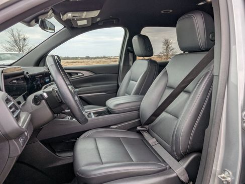 Used 2024 Chevrolet Traverse LT w/ LPO, Floor Liner Package image 12