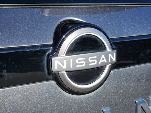 Used 2023 Nissan Pathfinder S image 12