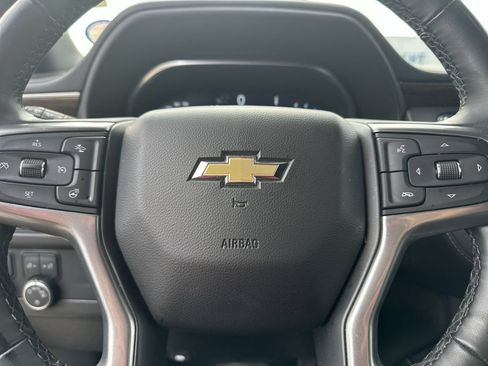 Used 2024 Chevrolet Suburban Premier RWD image 22